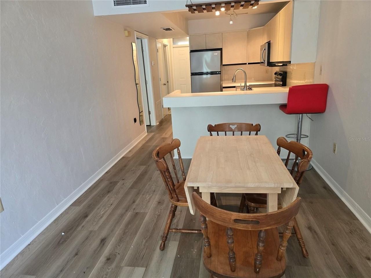 1224 Sw 16th Ave #F - Photo 4 of 13