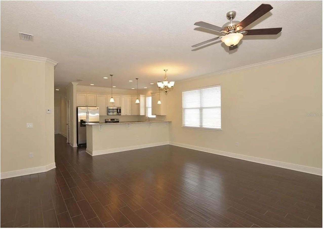 2822 E Jefferson St - Photo 5 of 15