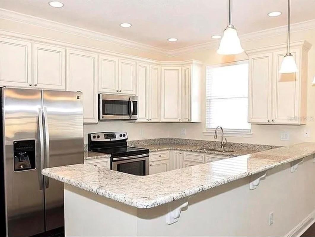 2822 E Jefferson St - Photo 7 of 15