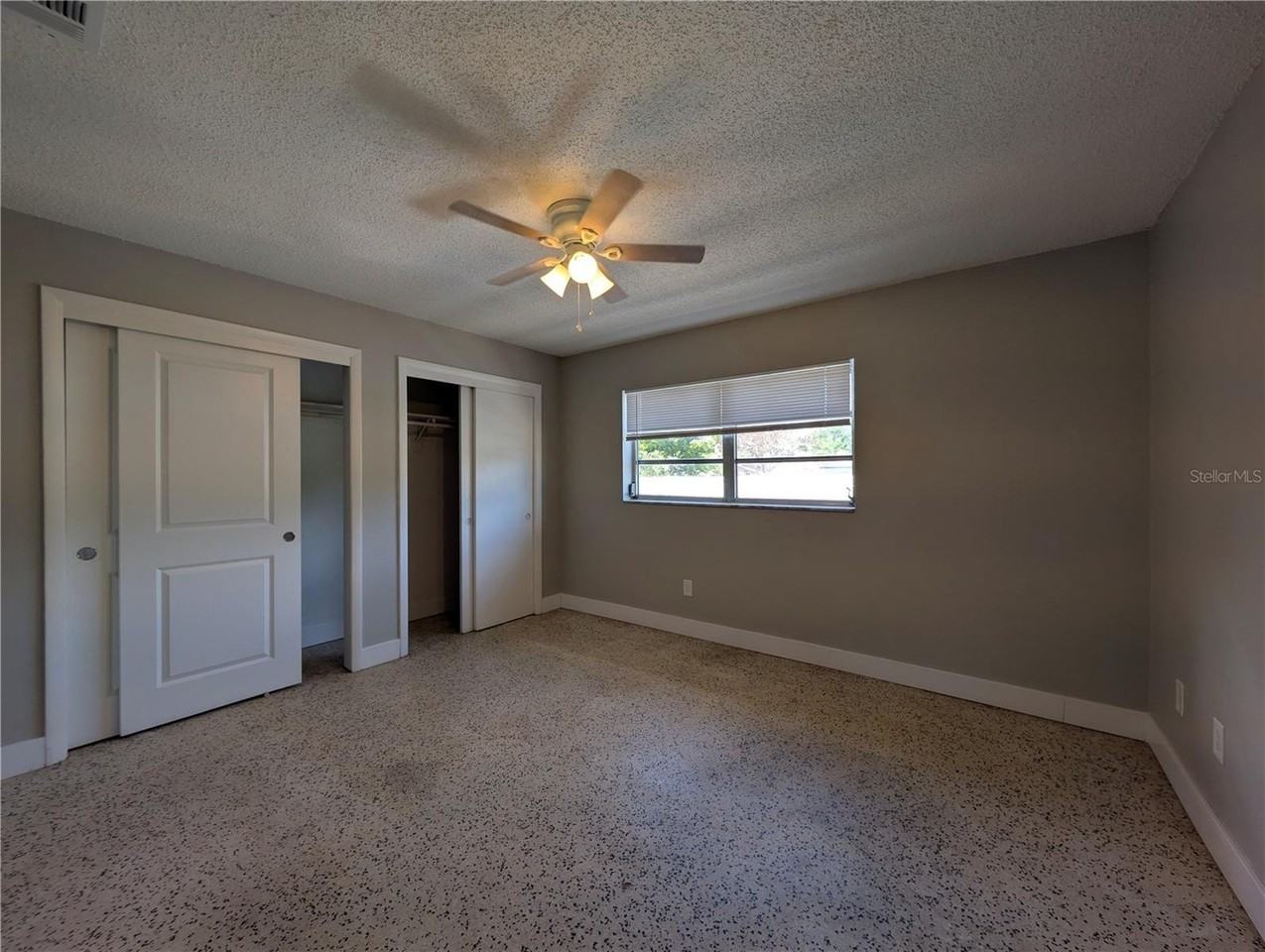 214 Fairlane Ave - Photo 6 of 8