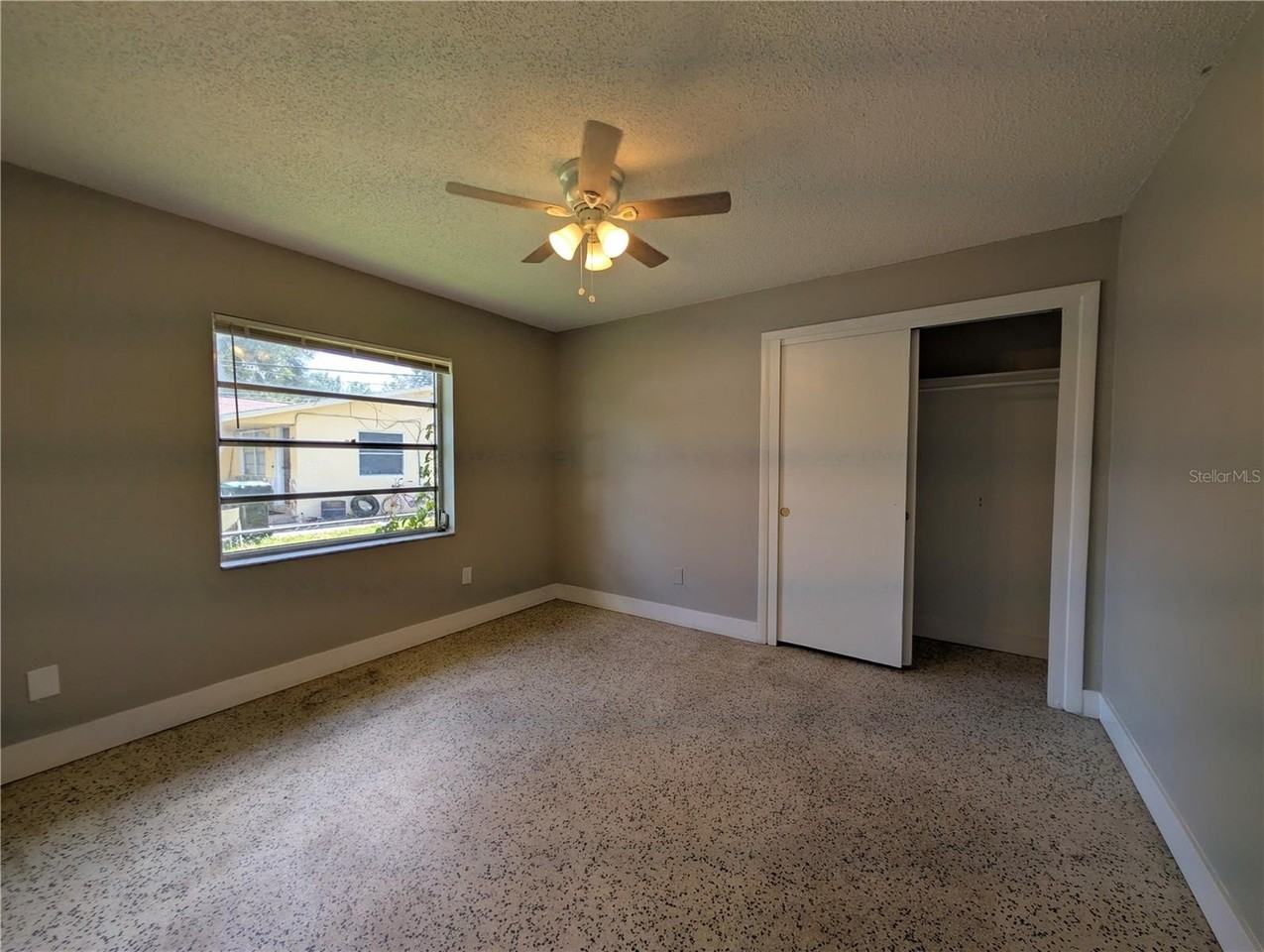 214 Fairlane Ave - Photo 7 of 8