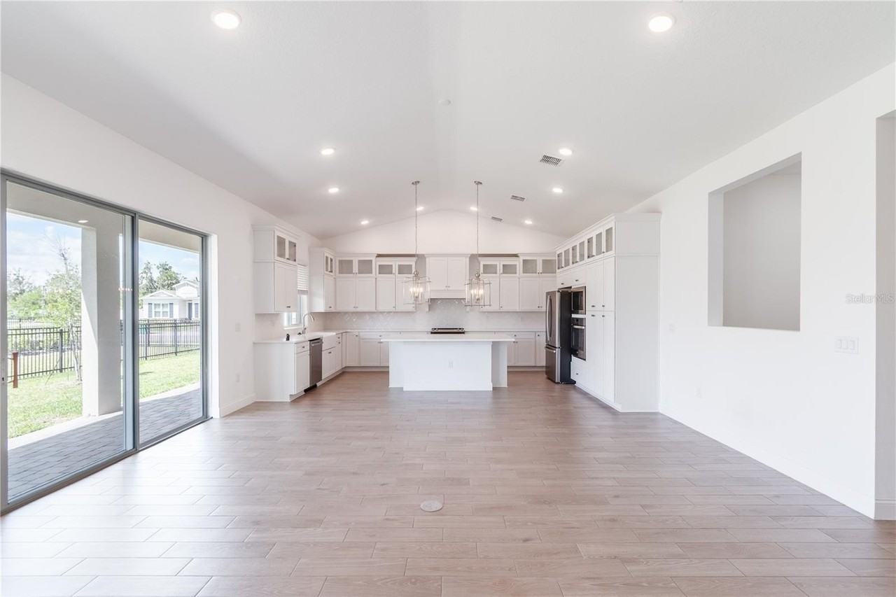 3412 Armen Dr - Photo 7 of 33