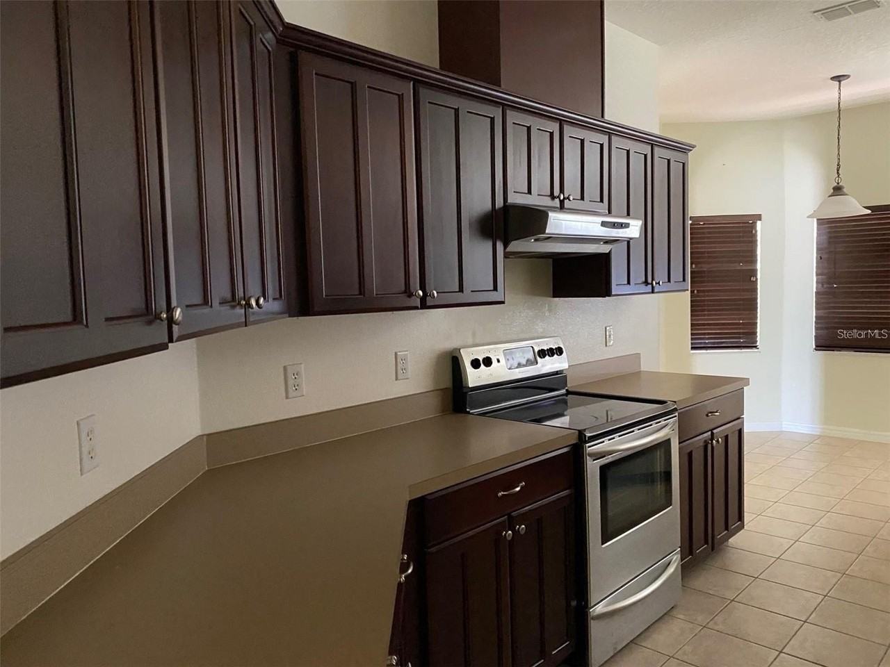 2707 Patrician Cir - Photo 2 of 9