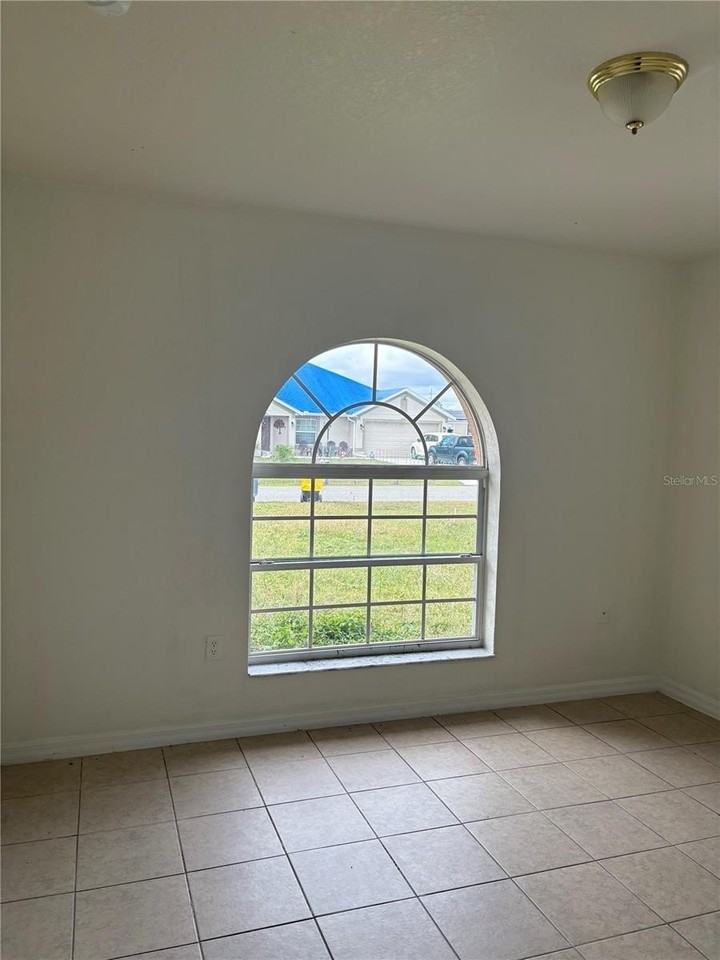 756 Camel Ct - Photo 4 of 18