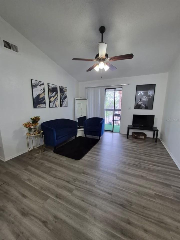 2031 Cascades Blvd #307 - Photo 4 of 24