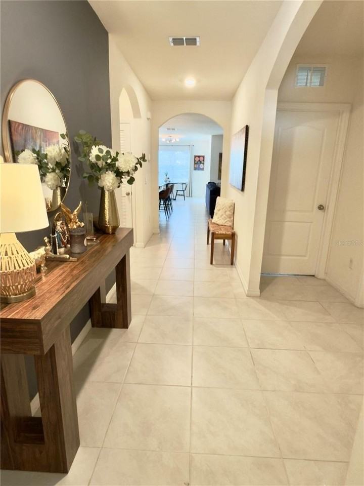 512 Lily Ln - Photo 3 of 29