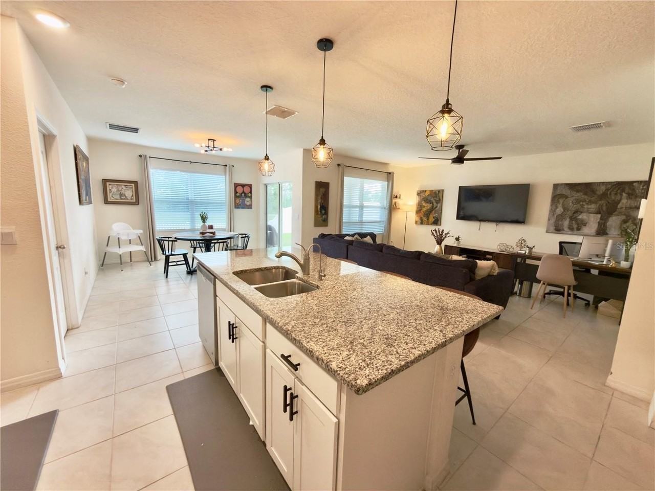 512 Lily Ln - Photo 5 of 29