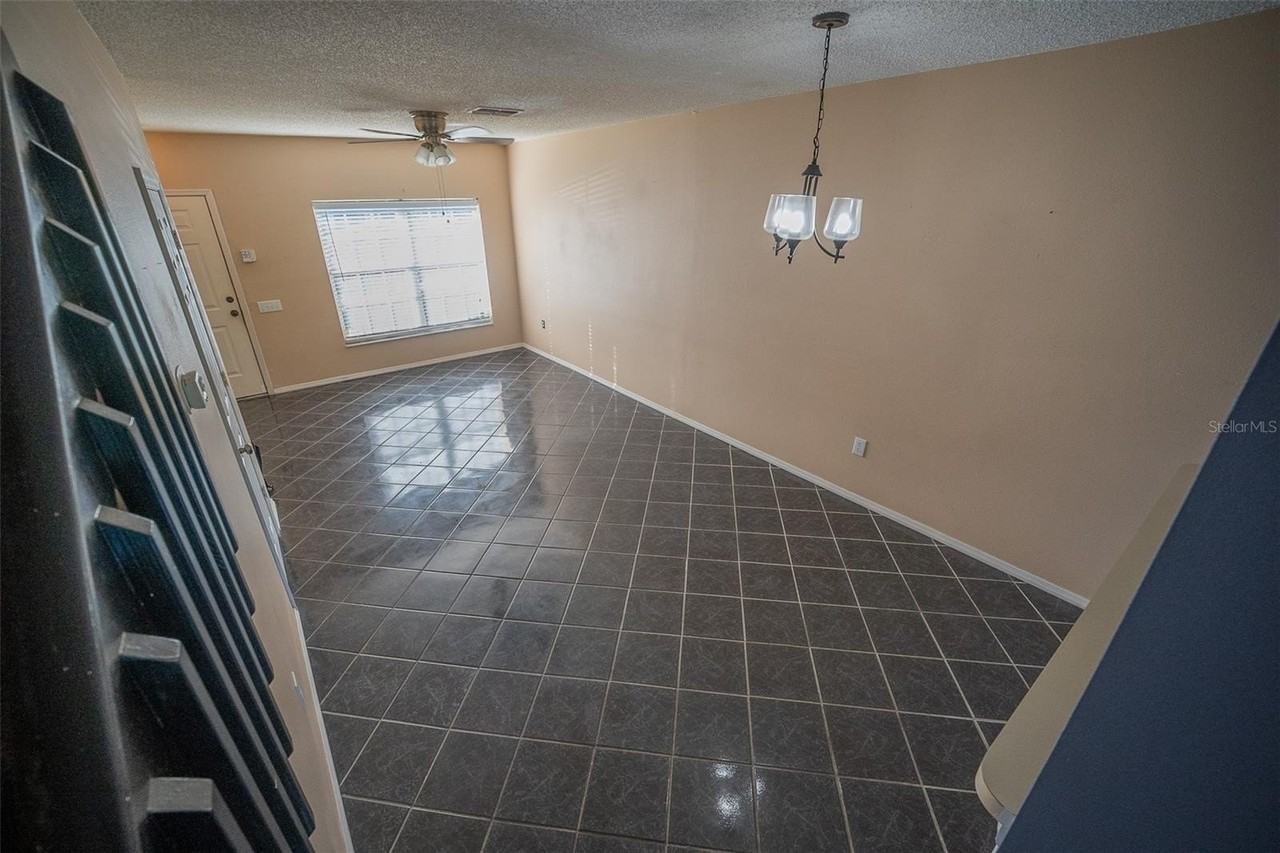 1250 Redondo Way - Photo 4 of 28