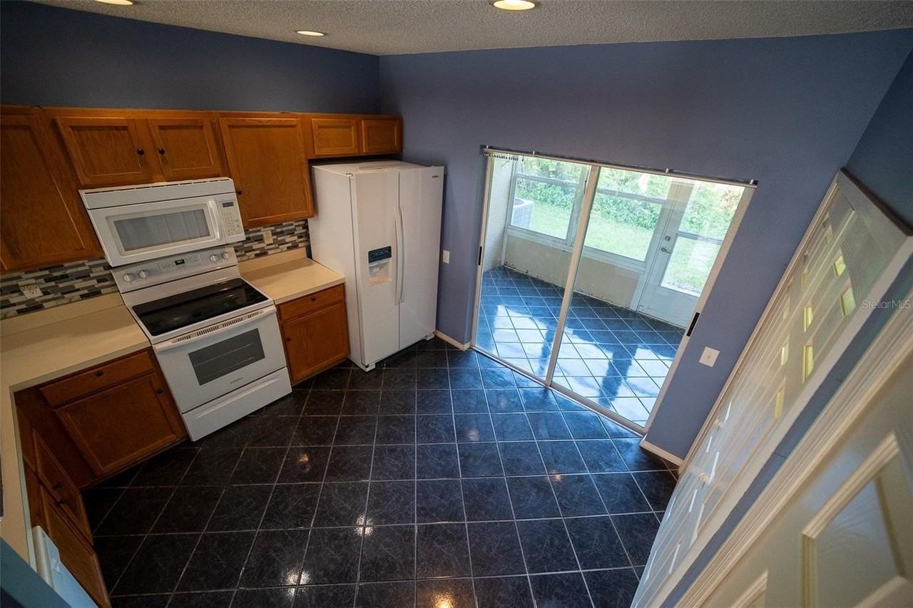 1250 Redondo Way - Photo 5 of 28