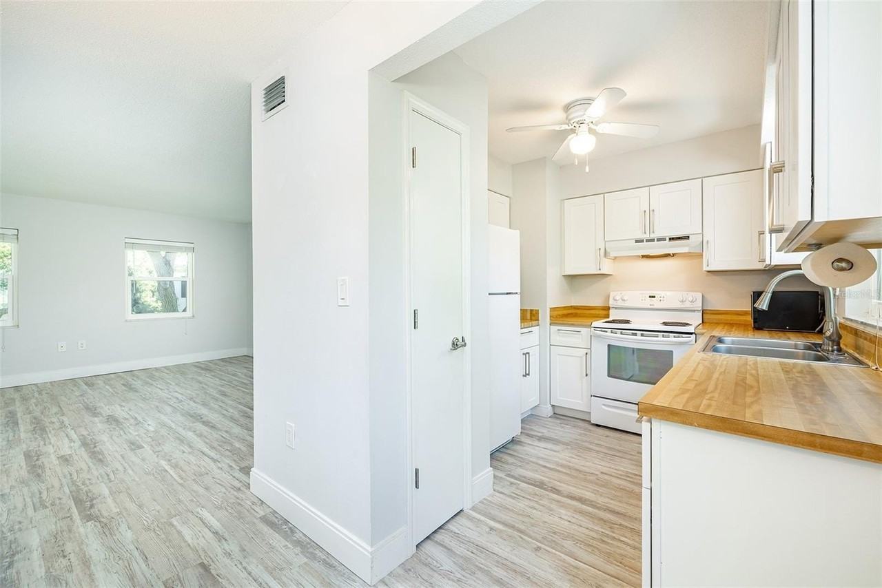 6950 Avenue Des Palais #2A - Photo 5 of 26