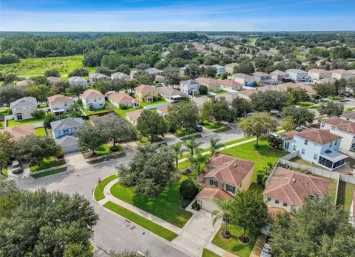 18907 Randall Pl - Photo 3 of 23