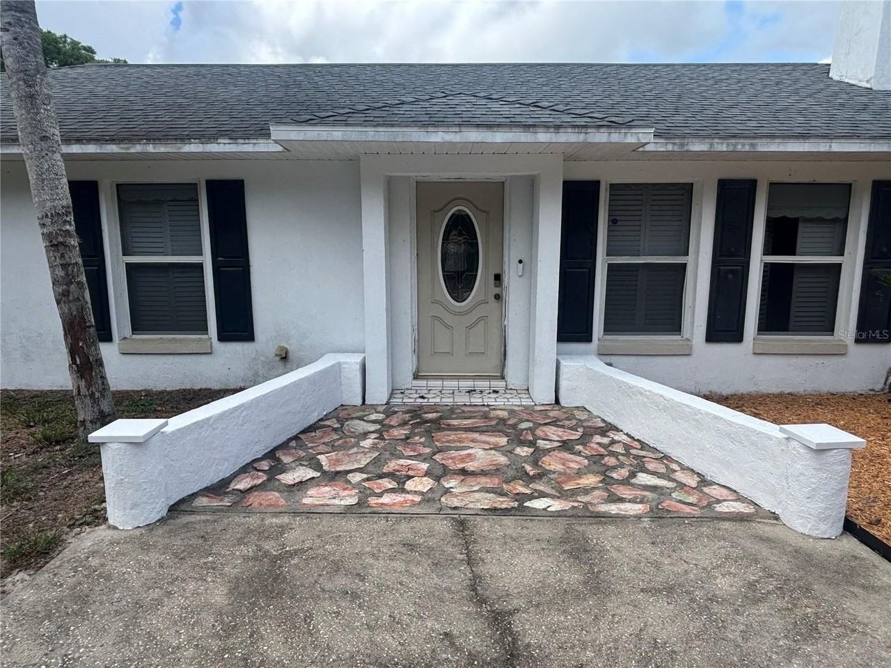 510 S Cedar Ave - Photo 4 of 40