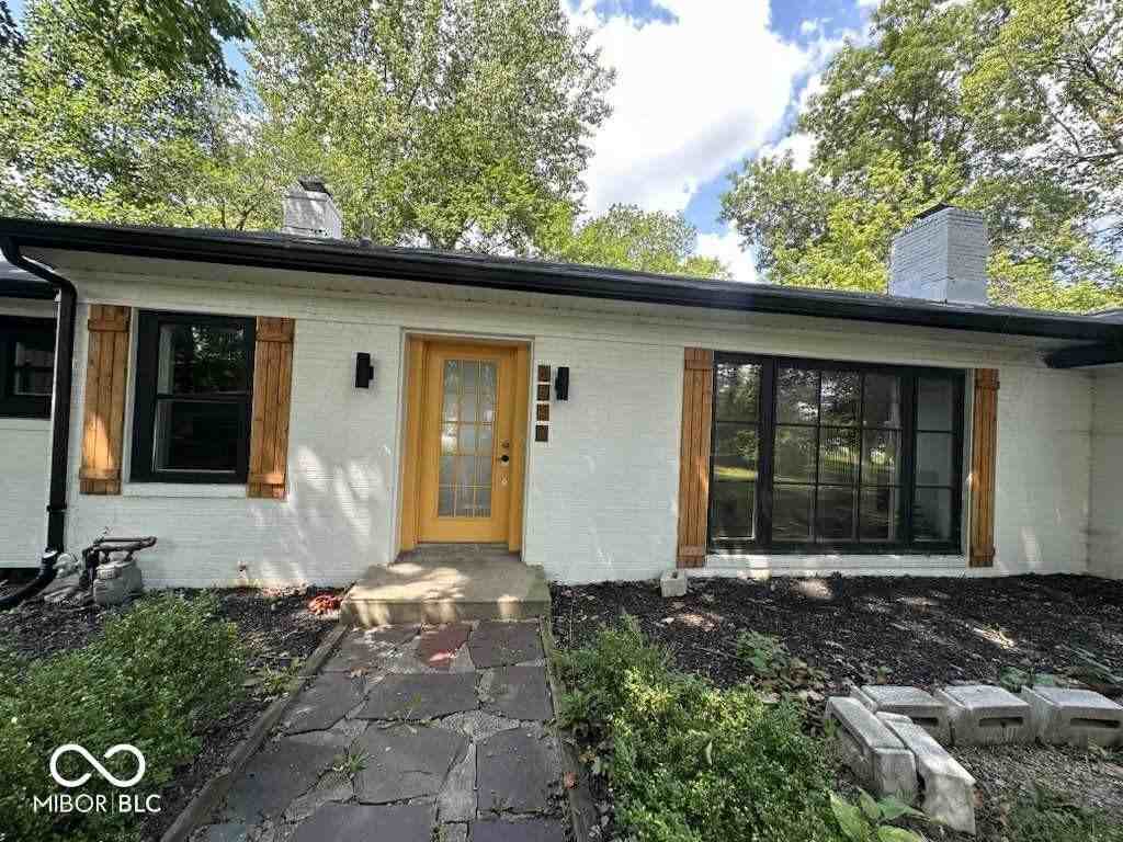 8500 N Meridian St - Photo 2 of 16