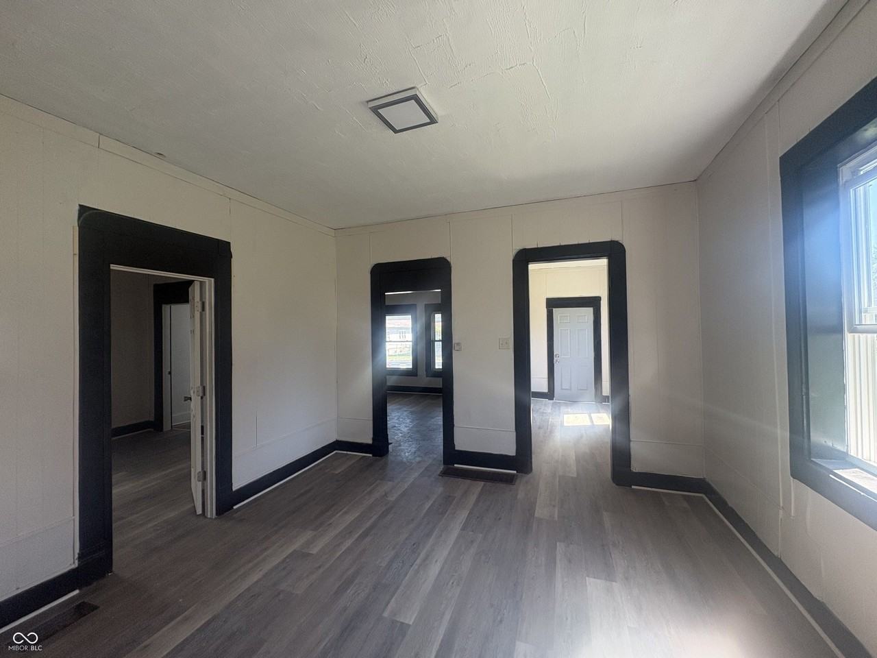 2826 Station St - Photo 3 of 7