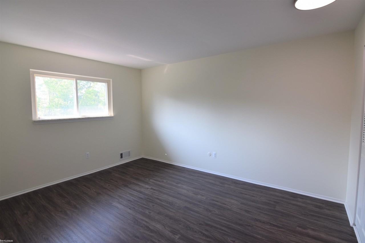 47110 Jefferson Ave #4 - Photo 7 of 12
