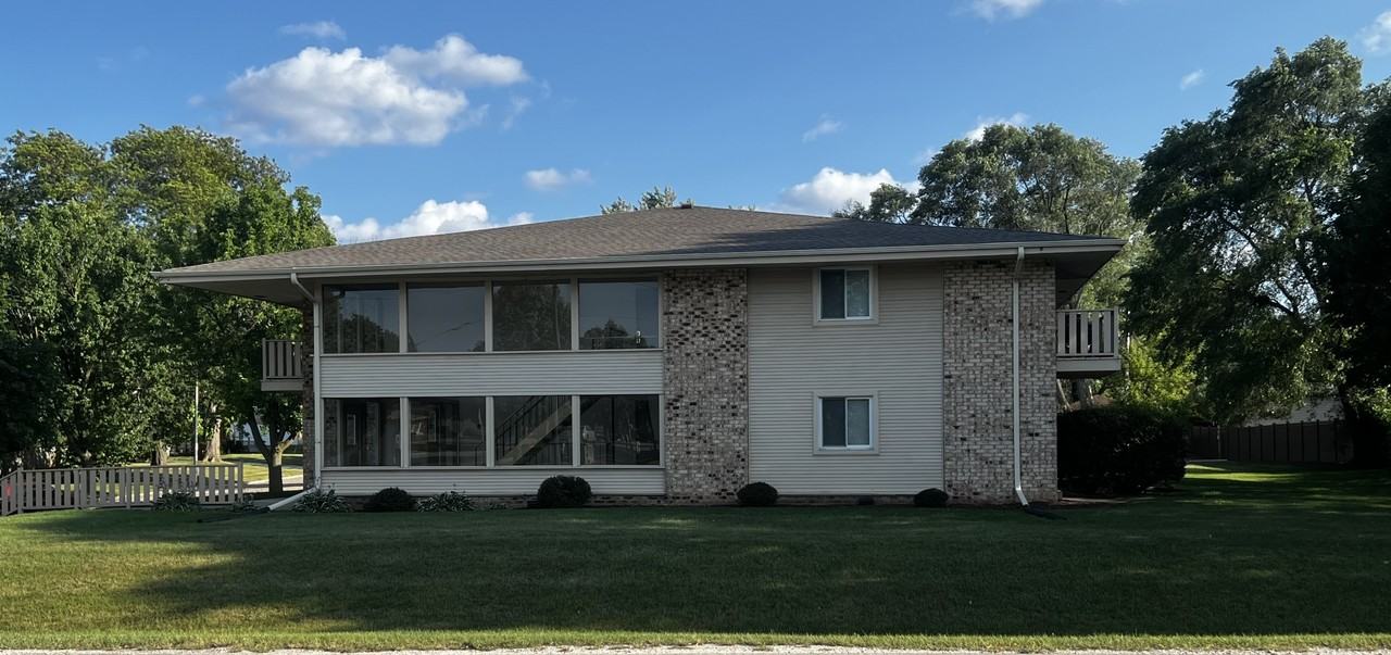 6373 North 104th Street - Photo 2 of 17