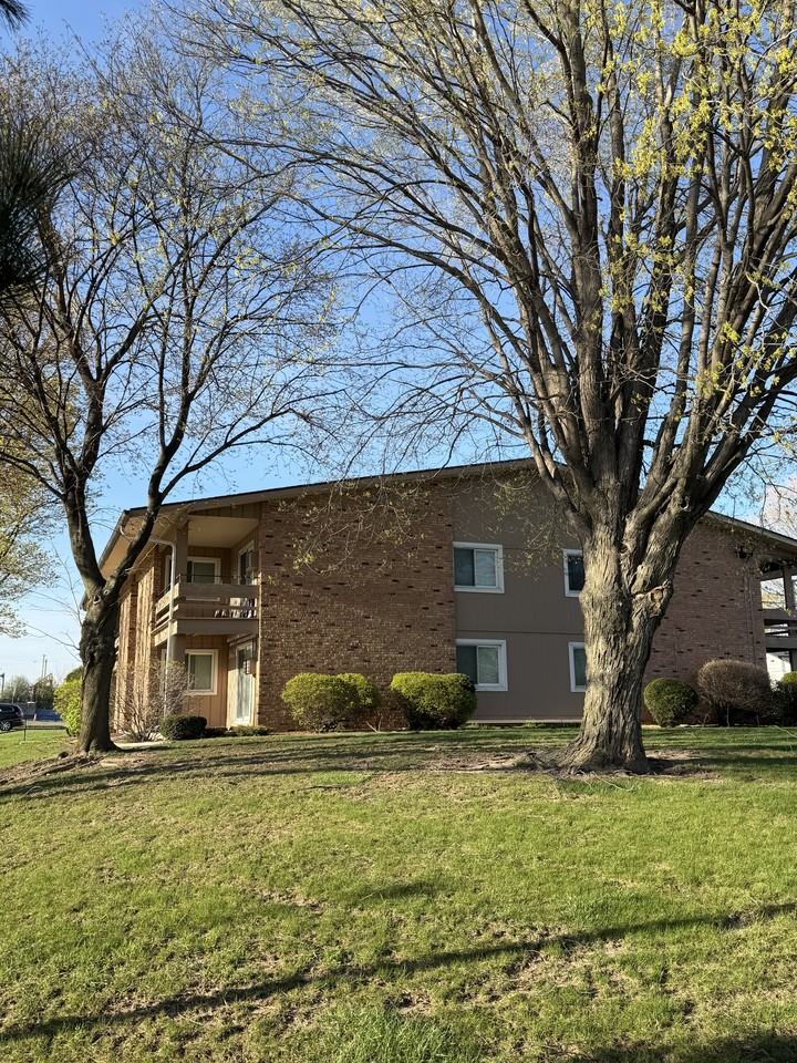 5530 North 76th Street - Photo 2 of 14