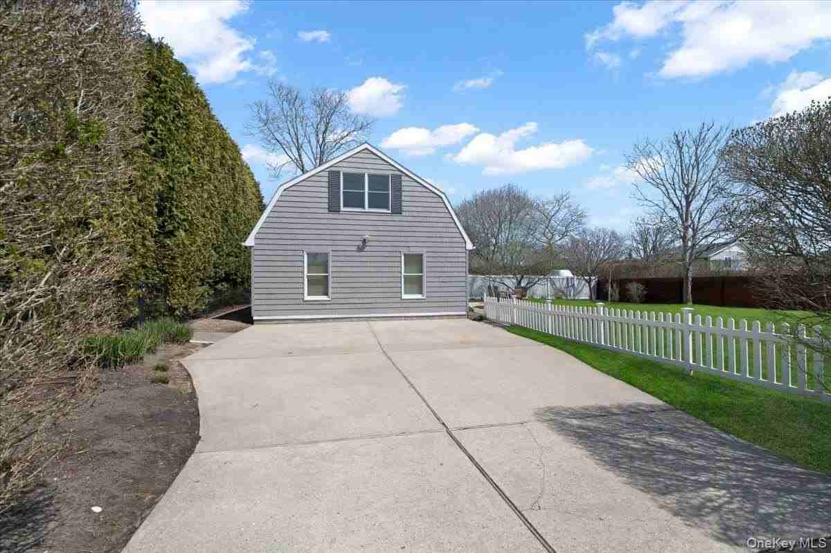 25 Gardners Ln #A - Photo 4 of 29