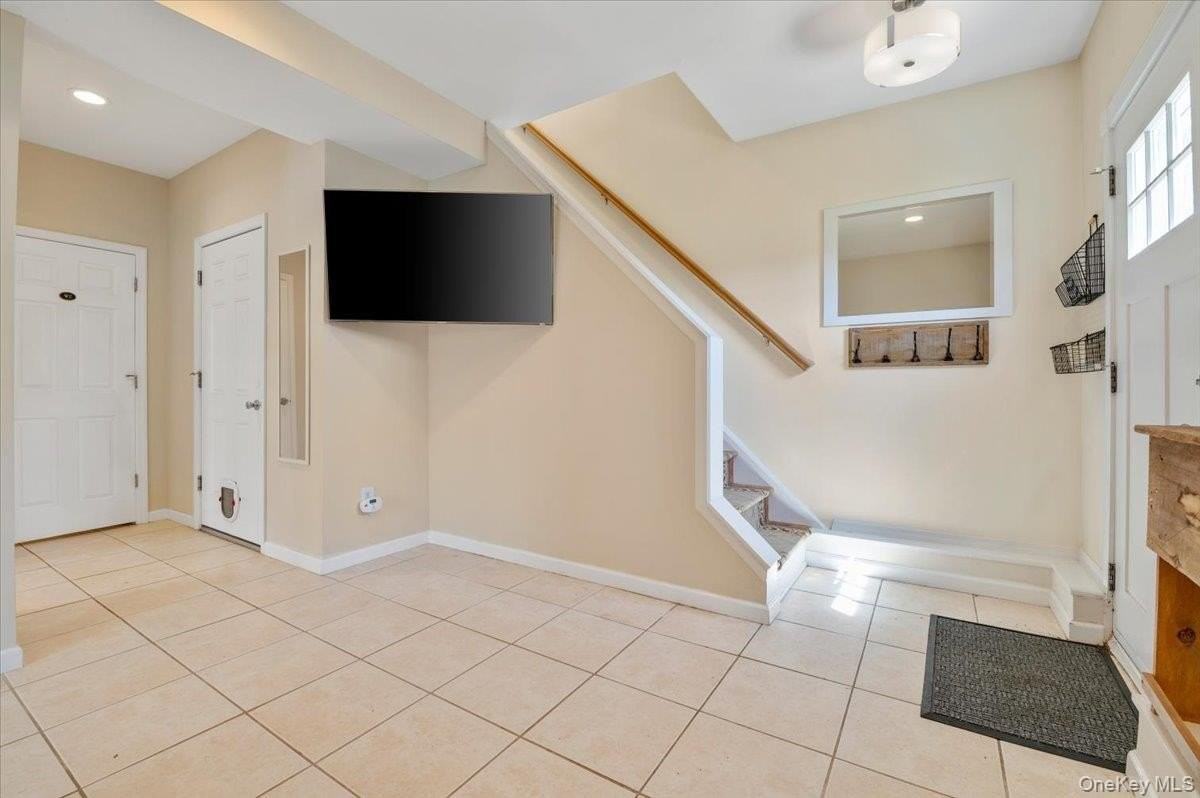 25 Gardners Ln #A - Photo 5 of 29