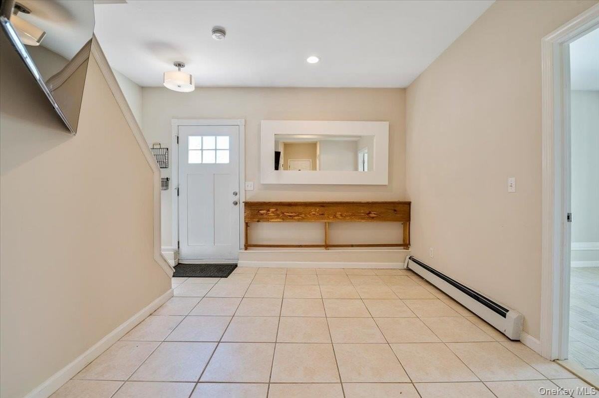 25 Gardners Ln #A - Photo 7 of 29