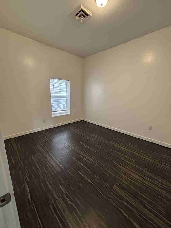 486 Whittier Street - Photo 2 of 5