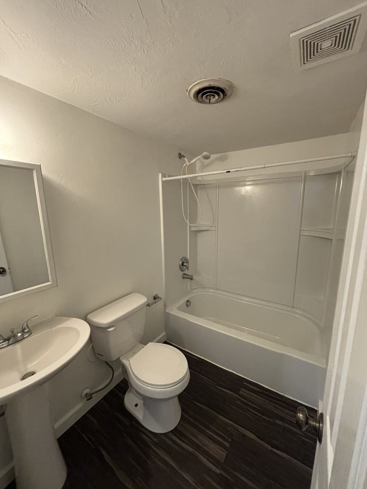 486 Whittier Street - Photo 3 of 5