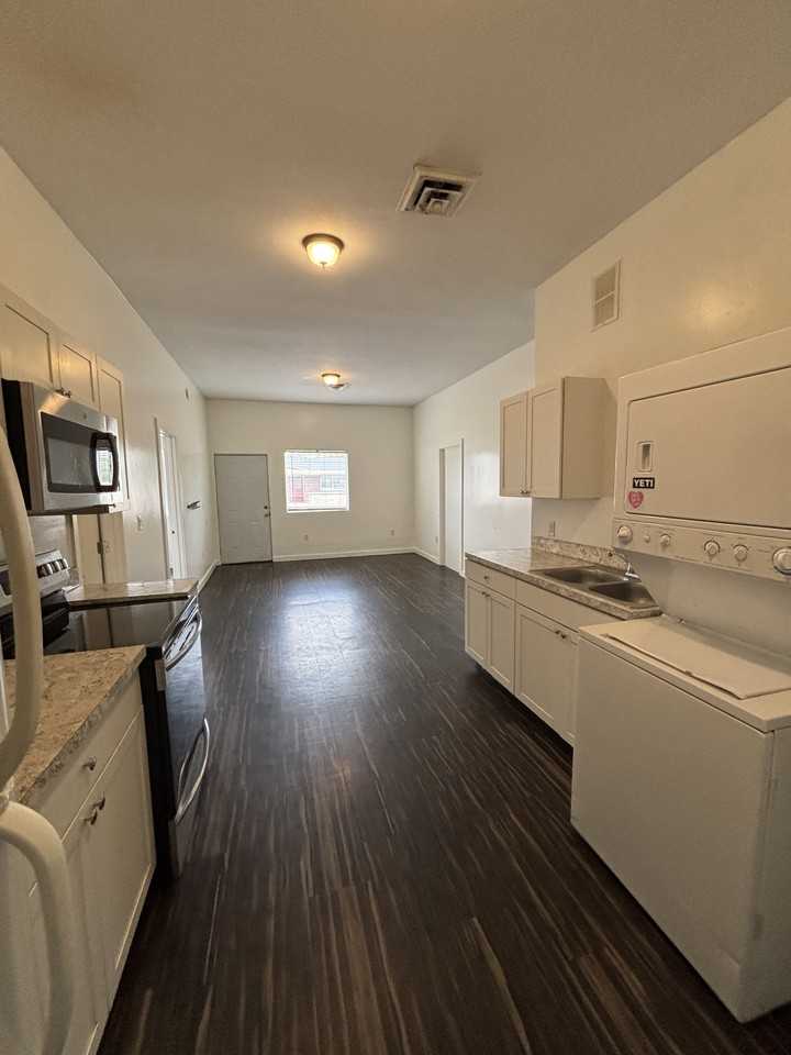 486 Whittier Street - Photo 4 of 5