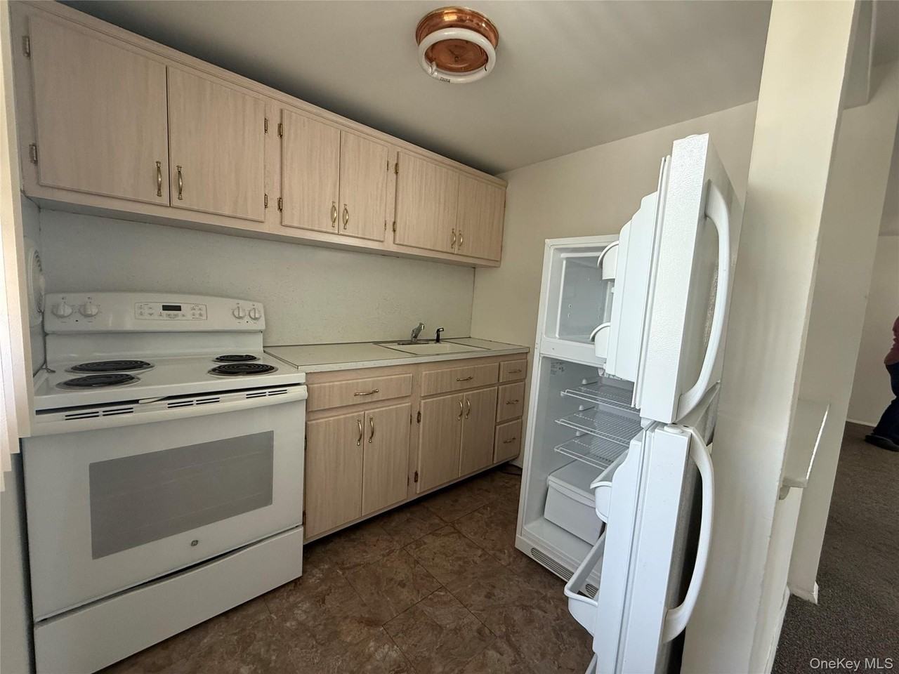 31 Lenox Ave - Photo 2 of 15
