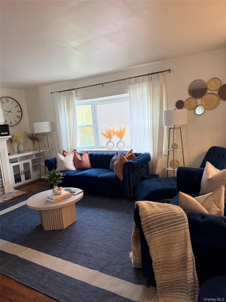 10 Candlewood Rd - Photo 3 of 22