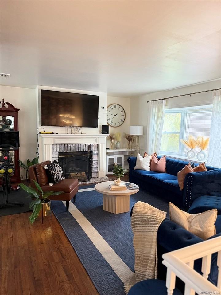 10 Candlewood Rd - Photo 4 of 22