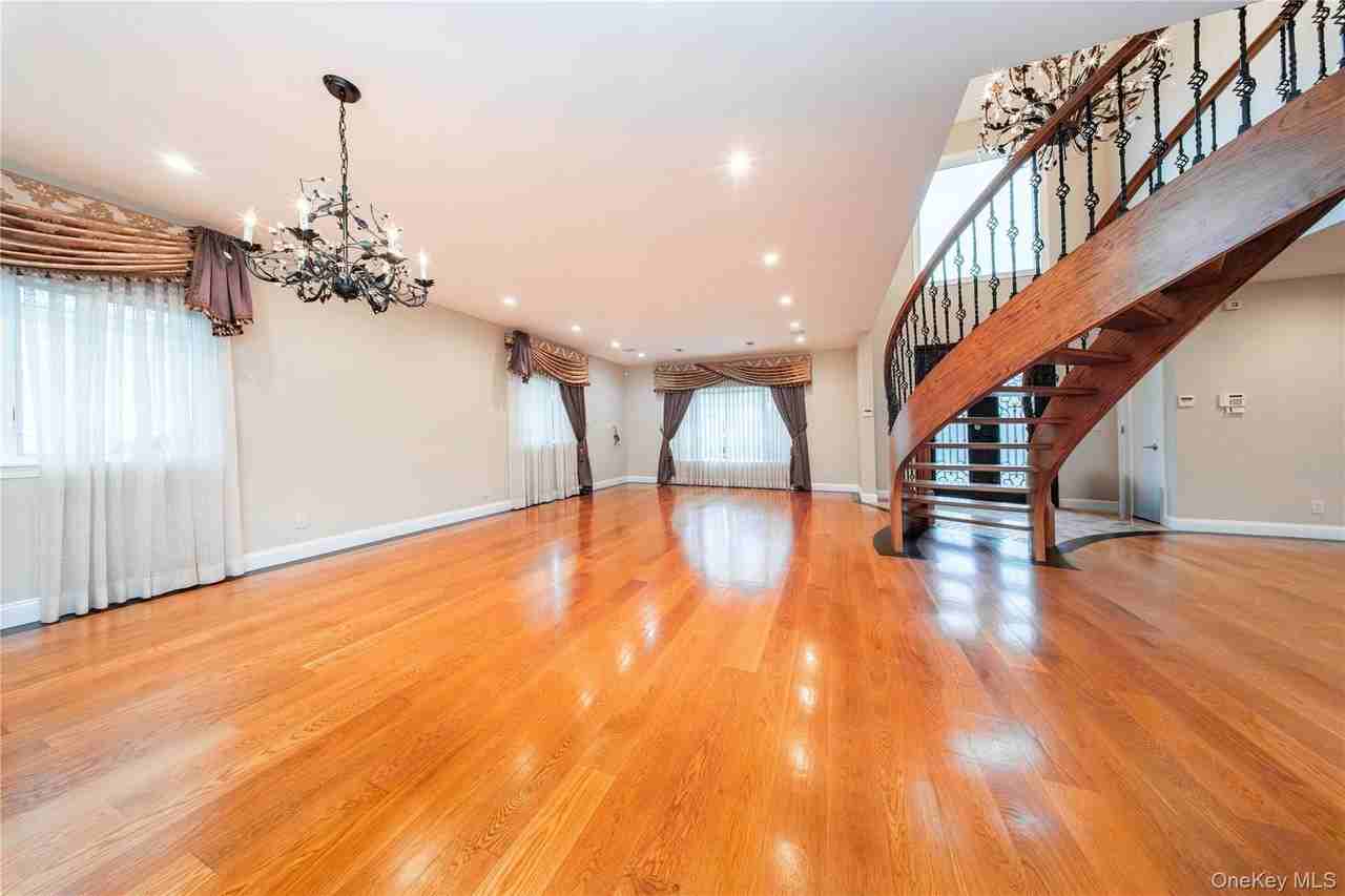 2310 Dogwood St - Photo 5 of 13