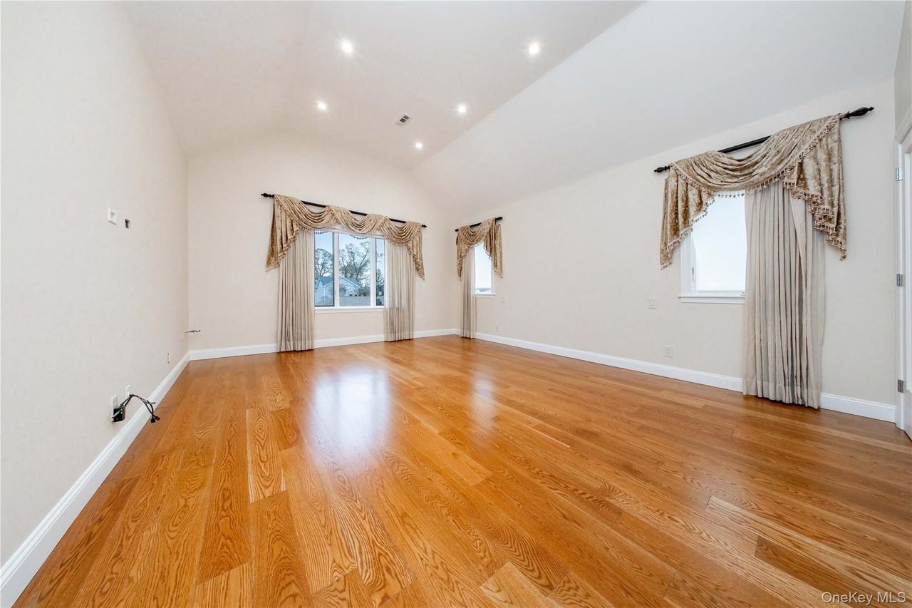 2310 Dogwood St - Photo 7 of 13