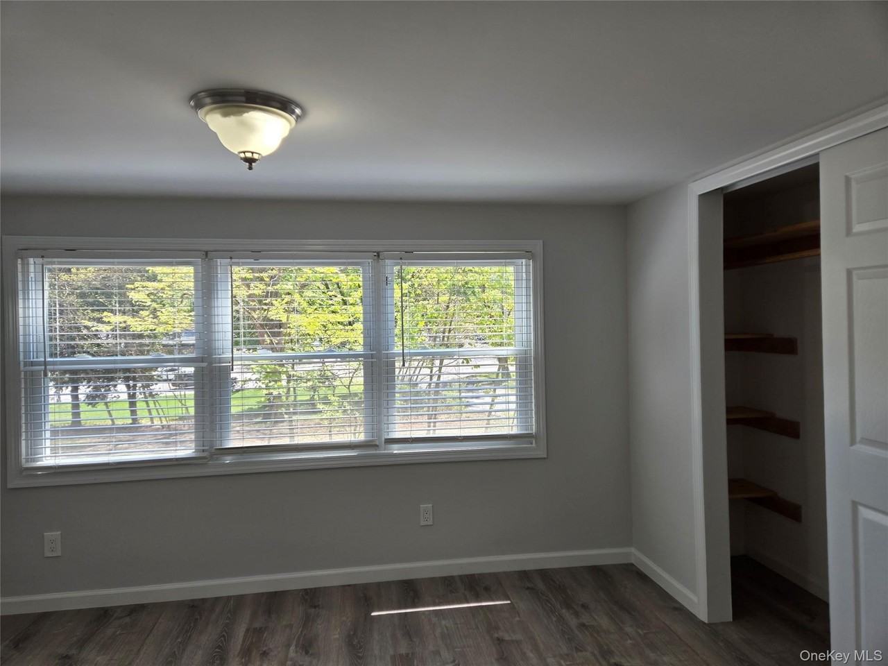 4 Private Rd - Photo 5 of 14