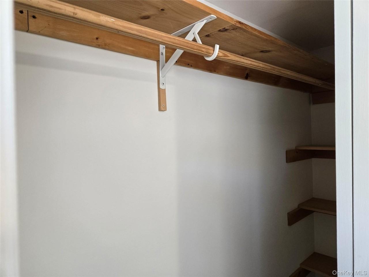 4 Private Rd - Photo 7 of 14