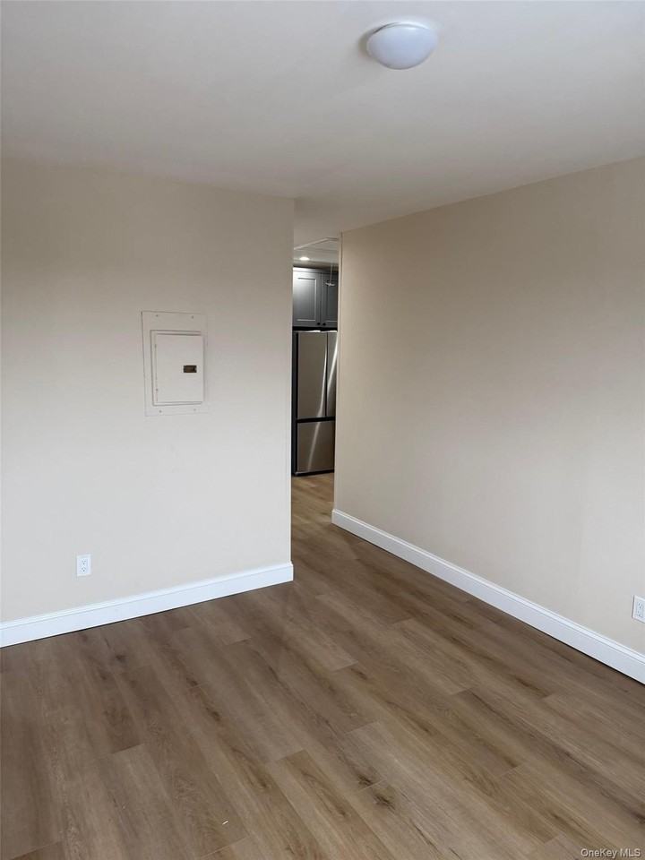 3 Railroad Ave - Photo 2 of 8