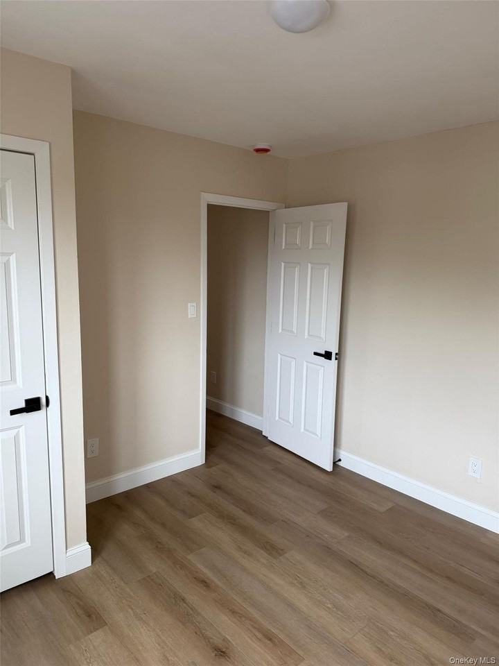 3 Railroad Ave - Photo 3 of 8