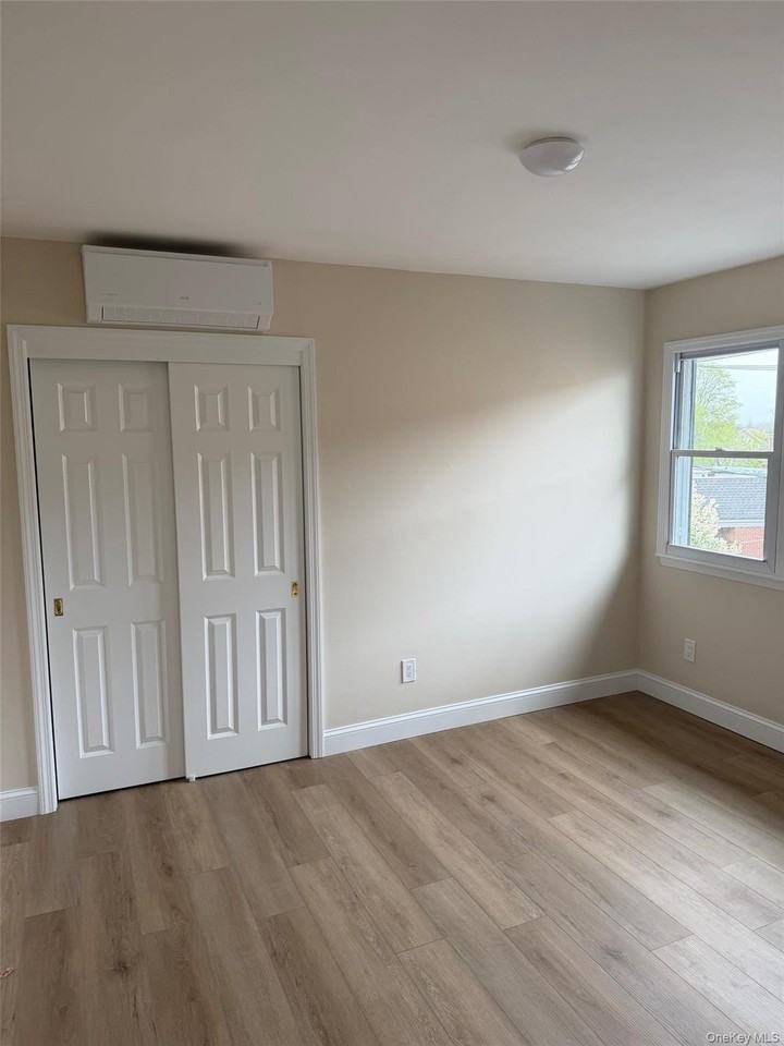 3 Railroad Ave - Photo 4 of 8