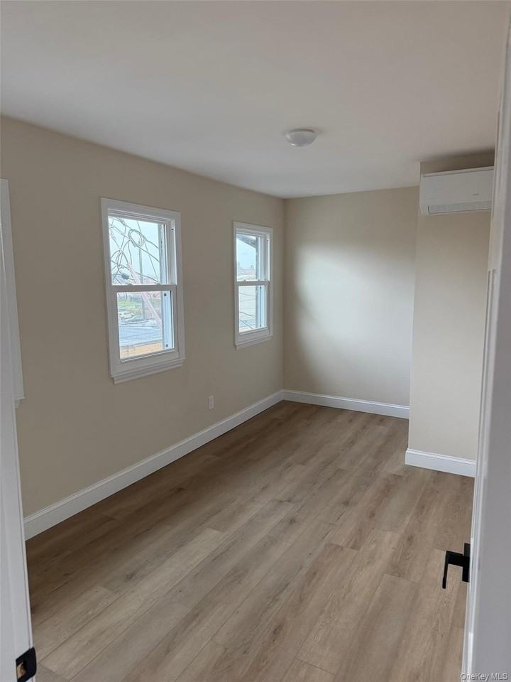 3 Railroad Ave - Photo 5 of 8