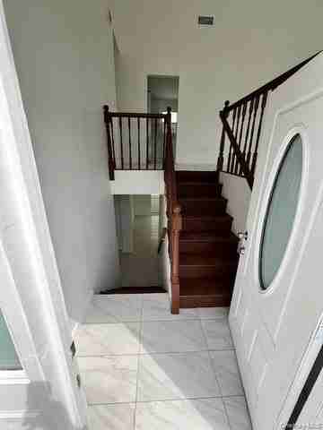 94 Roger Ave - Photo 6 of 28
