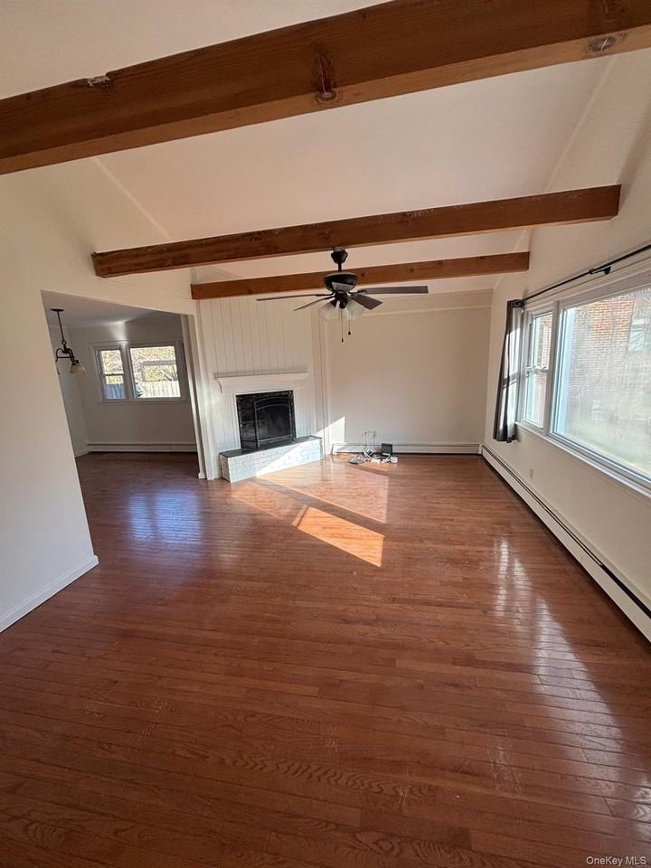 21 Chateau Dr - Photo 2 of 15