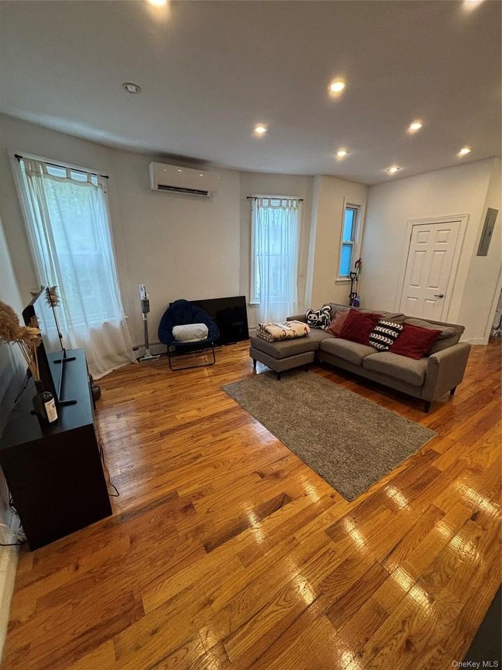 2866 Dudley Ave #1 - Photo 3 of 8