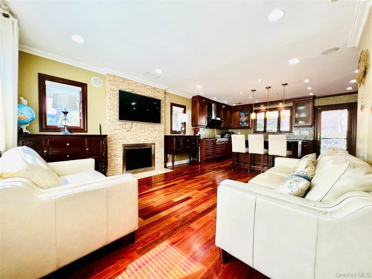 65 Maple Dr - Photo 3 of 16