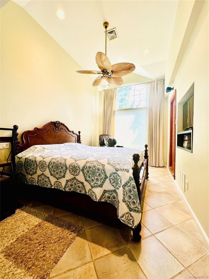 65 Maple Dr - Photo 6 of 16