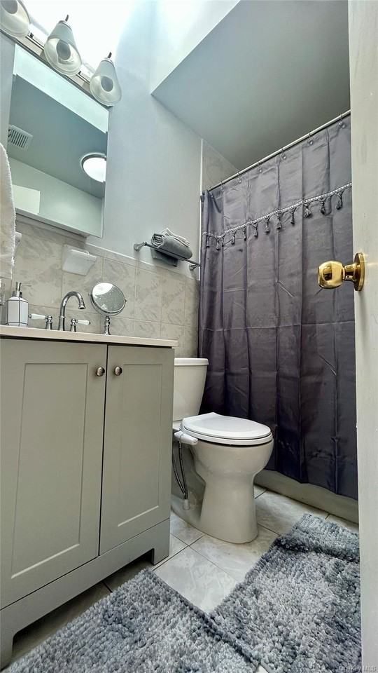 844 Hancock St #2 - Photo 6 of 11