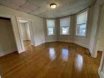 15 Lynde St #17 - Photo 2 of 8