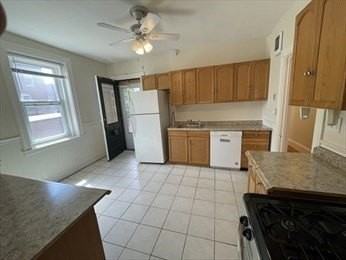 15 Lynde St #17 - Photo 3 of 8