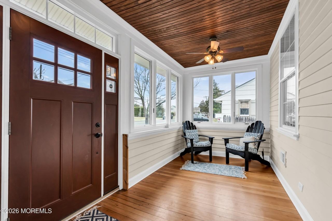 524 Fisk Ave - Photo 5 of 33