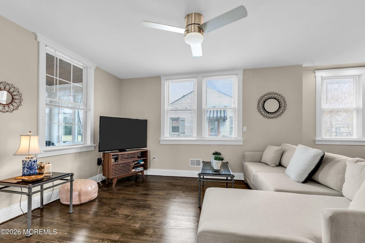 524 Fisk Ave - Photo 7 of 33