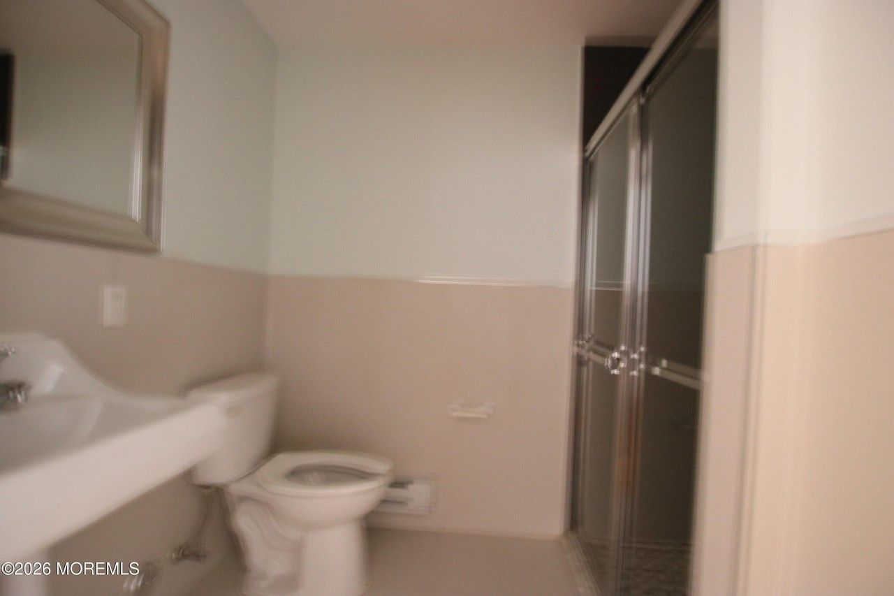 1003 Bond St #4 - Photo 5 of 13