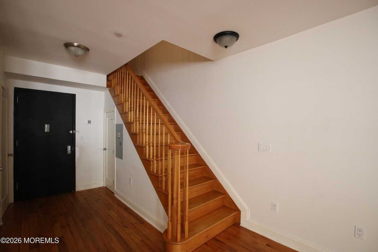 1003 Bond St #4 - Photo 6 of 13